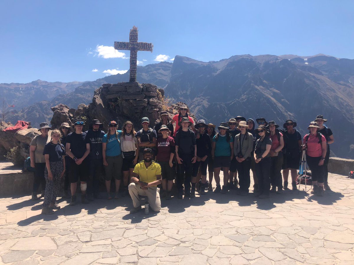 campperu's tweet photo. #TeamHuallaga on their Colca Canyon trek earlier today -- they saw condors!😆🦅 #CampColca #DoSomethingAmazing #CampsEffect @CampsInt https://t.co/h6fu1cY4wJ