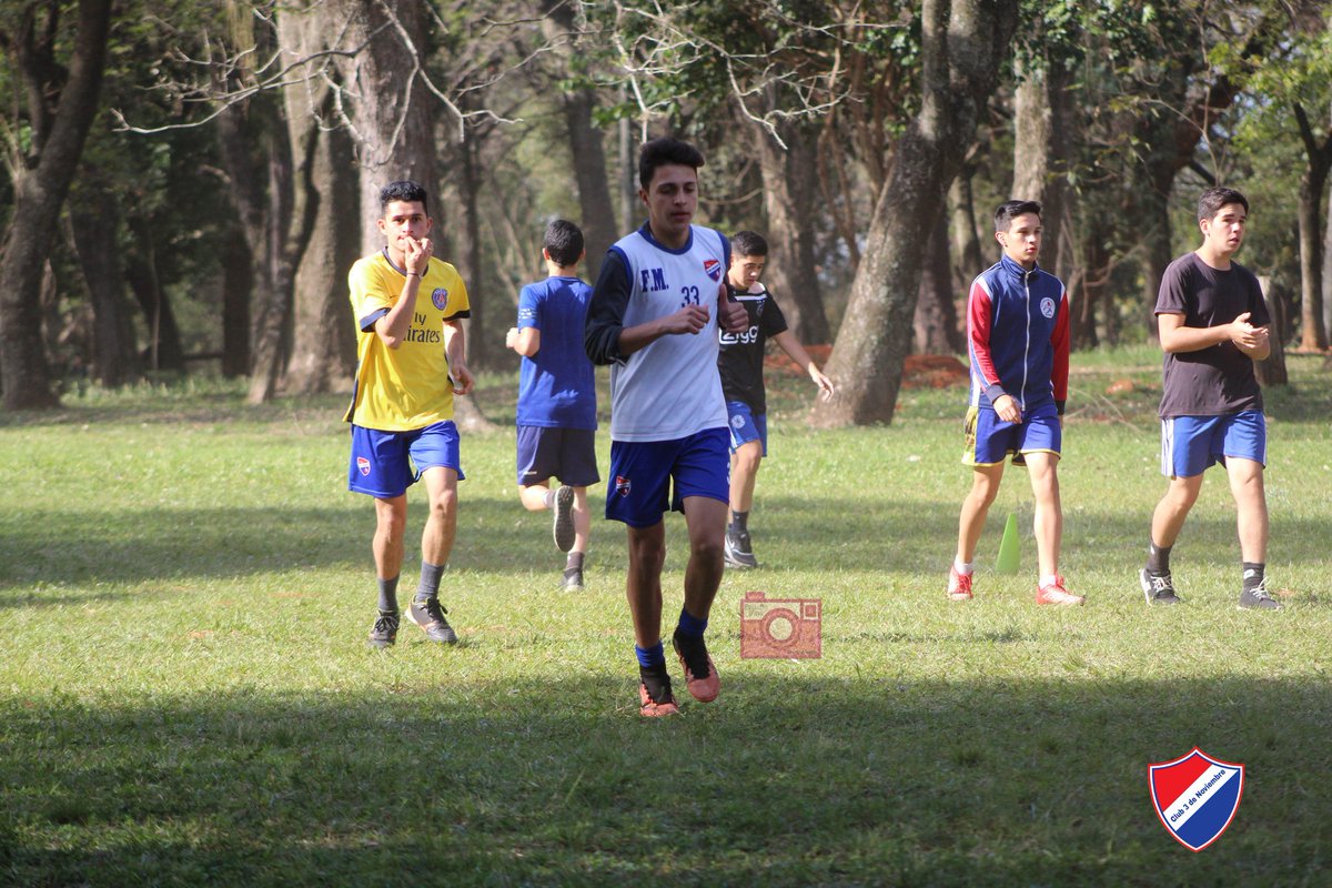 #Formativas
Continúan los ejercicios físicos a cargo del Prof. José Centurión ya con miras a la segunda rueda del campeonato Primera B.
#VamosTrico 🔴⚪🔵