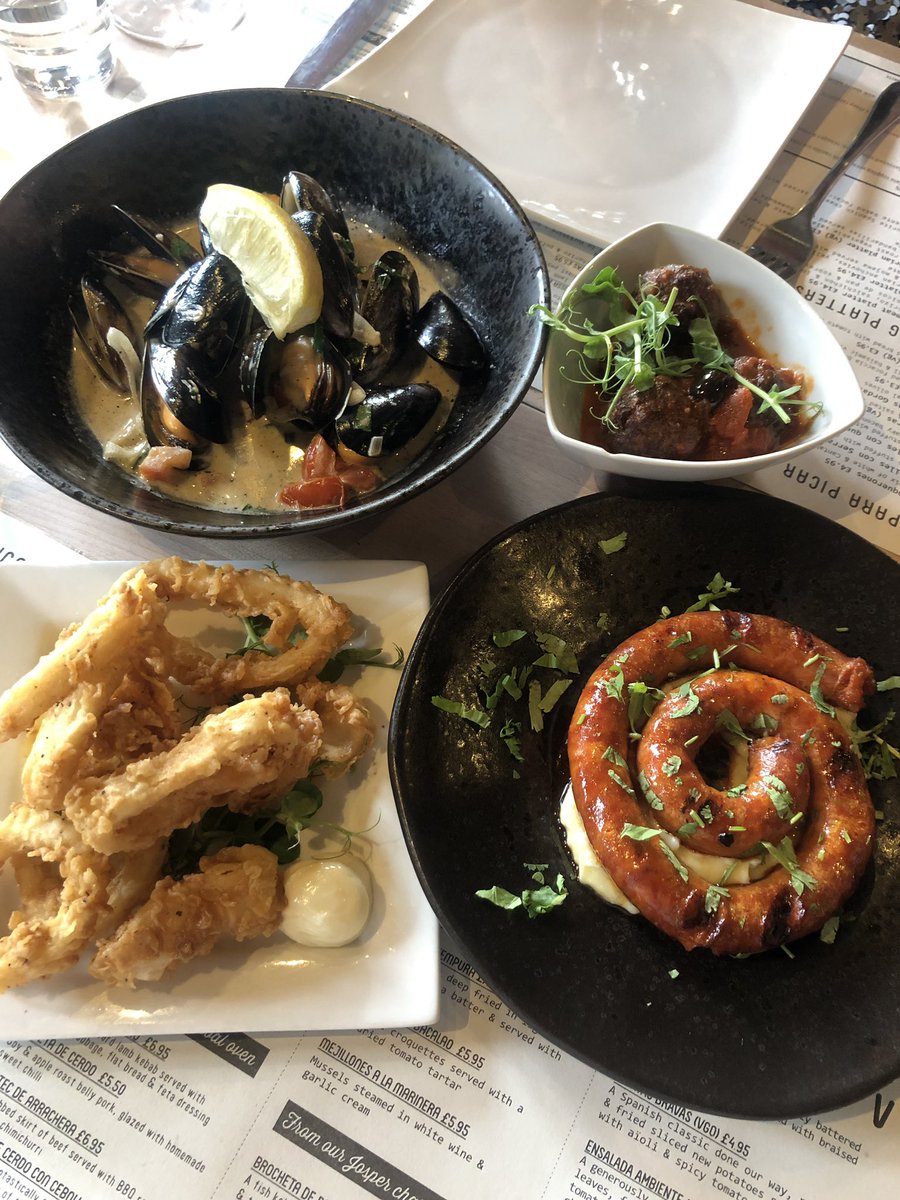 kabut34's tweet photo. Out sampling #Leedsrestaurantweek @AmbienteLeeds tonight. Amazing food and wine, all for £15. What’s not to love? My only question is how many excuses can I find to visit more? Thanks @LeedsBID another great initiative that gets better each year. https://t.co/GBptoEjGS8