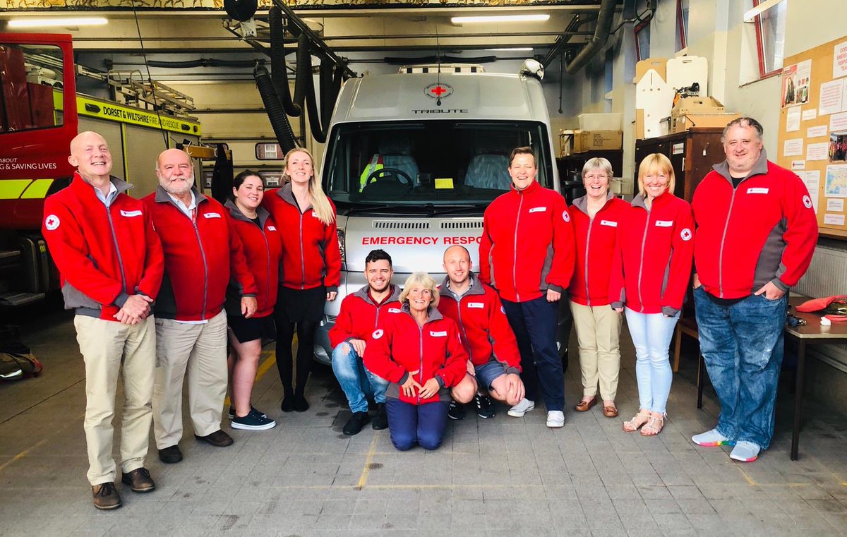 Dorset_ER's tweet photo. Summer social evening/team meeting tonight for @Dorset_ER and we welcomed along 4 new recruits who are going through their FTP soon. Welcome to the team Claire, Lucy, Angela and Nicola. We even managed to grab a group photo @BritishRedCross @SouthCI_ER @RedCrossSouth https://t.co/1TVUcxvGUV