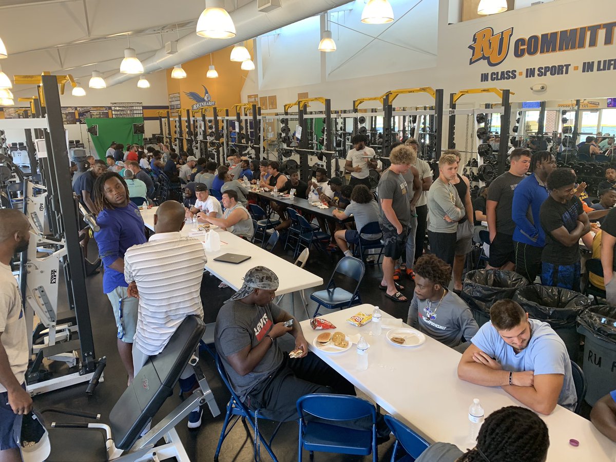 ReinhardtFB's tweet photo. Team cookout before this scrimmage tonight!! 

#23Teams1RU  #PAYthePRICE

@Coach_JMiller https://t.co/gerfVkZ5Di
