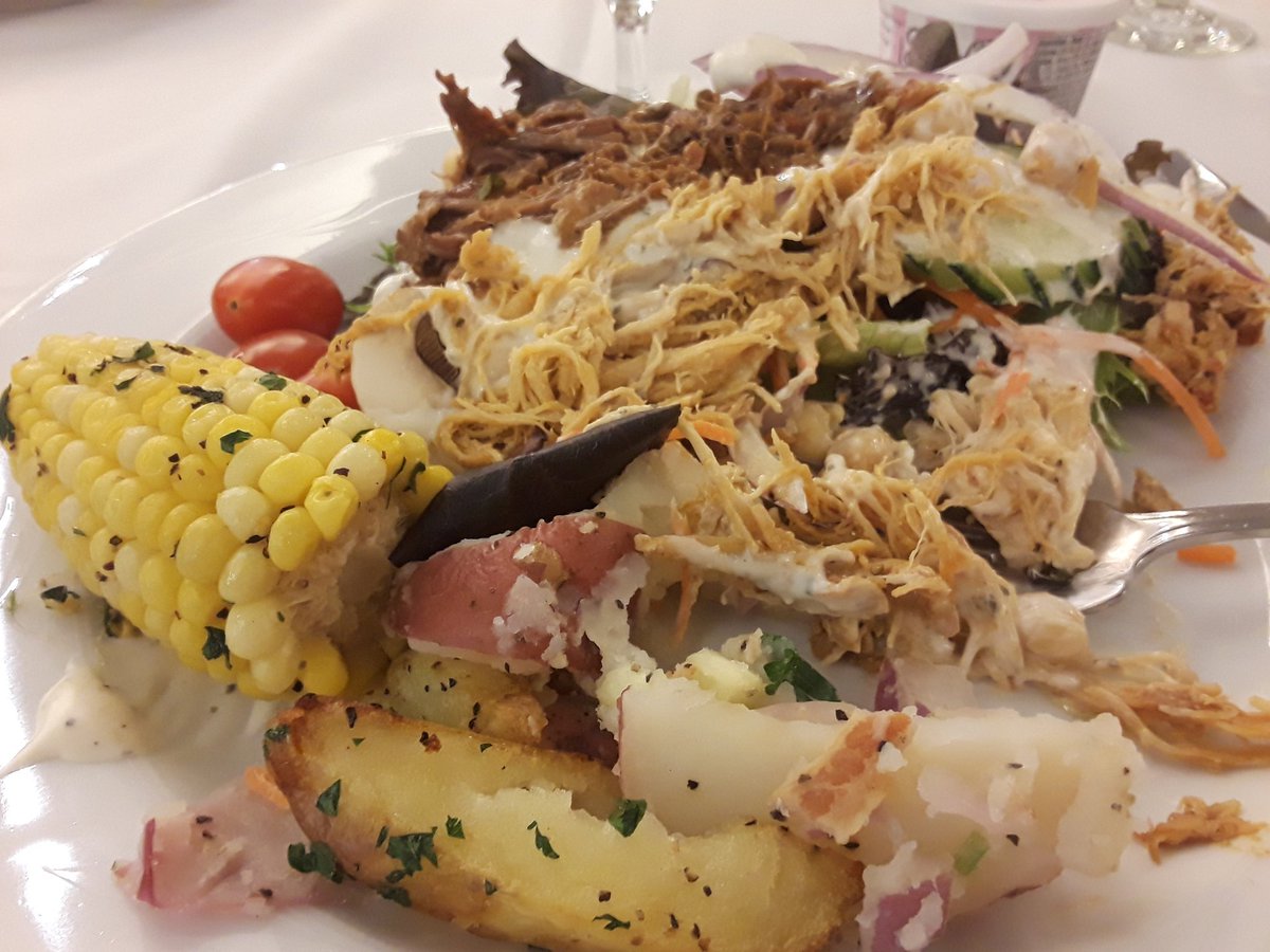 allergyheroes's tweet photo. Lunch (&amp; all the meals) were FABulous at #FABlogCon last year. How are they this time? What are they serving? FOMO! https://t.co/lxL4mYyezd