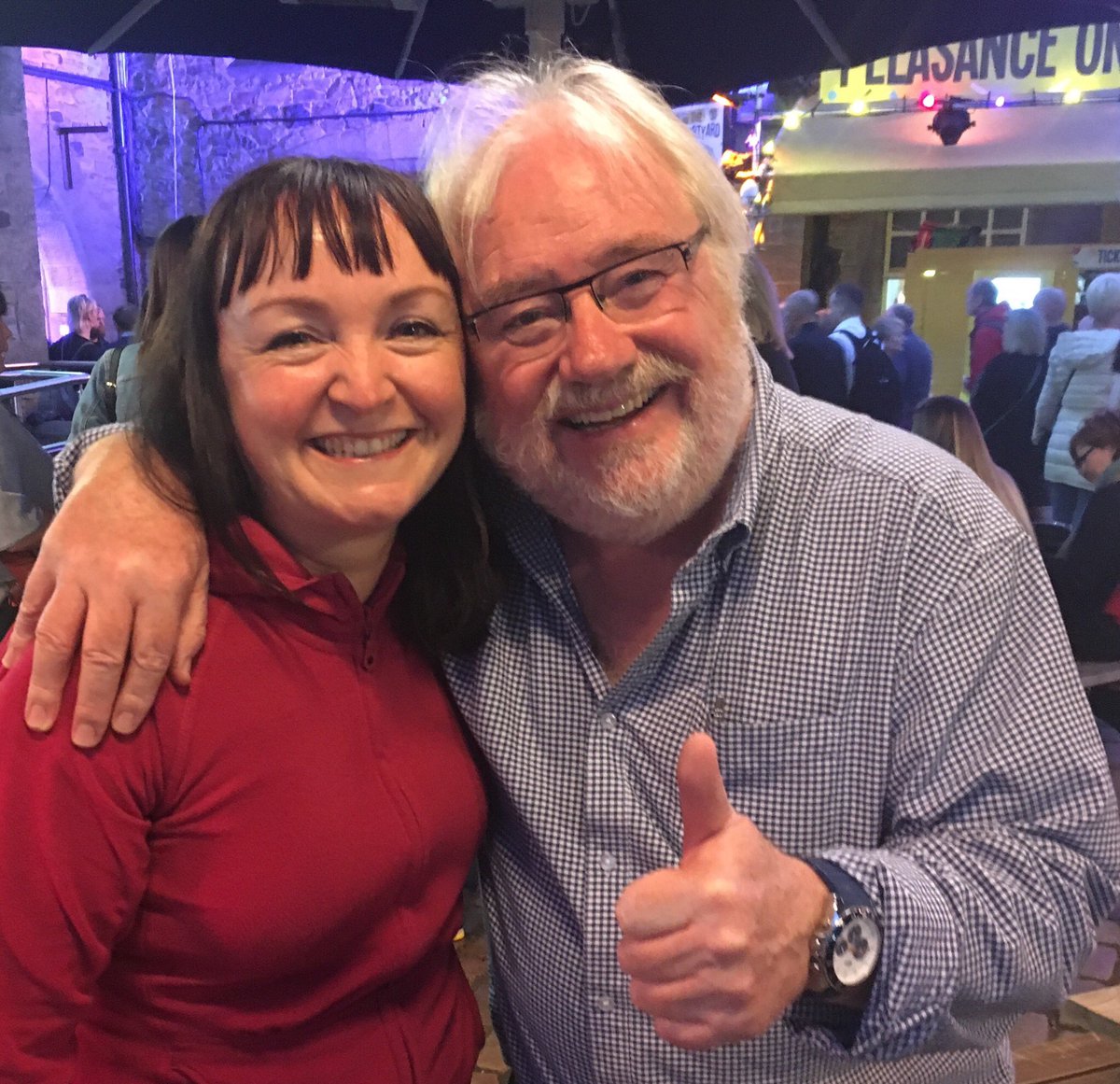 Loobee_G's tweet photo. Met this absolute legend tonight! So many thanks for your kindness and video for a star struck hubby - @deanguyhome 😂 loved meeting you @mikeparry8 enjoy your brief fling in Edinburgh x https://t.co/xcse1ktfHY