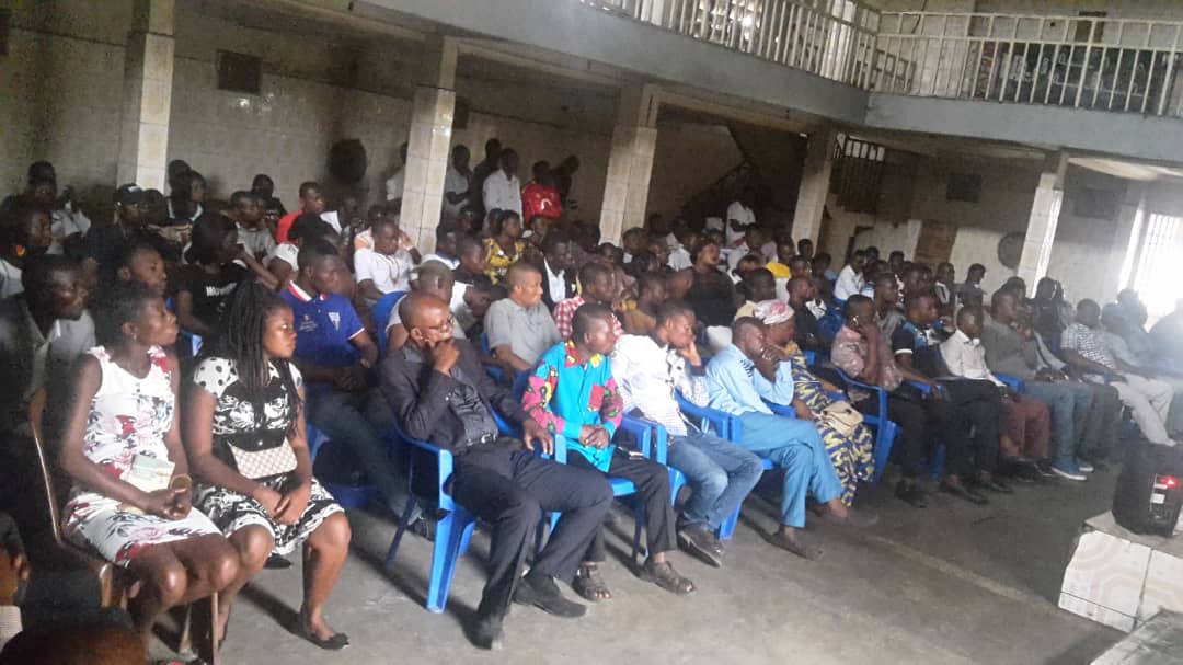 ParissSiamina's tweet photo. TENUE A SON Siège  de Bumbu, dimanche 11 Août 2019. la réunion hebdomadaire A connue la participation des cadres et membres de la dite fédération 
Présidée par le fédéral pariss siamina. @VitalKamerhe1 @JMambeke @mol @BillyKambale1 https://t.co/W6bSDsiQCF