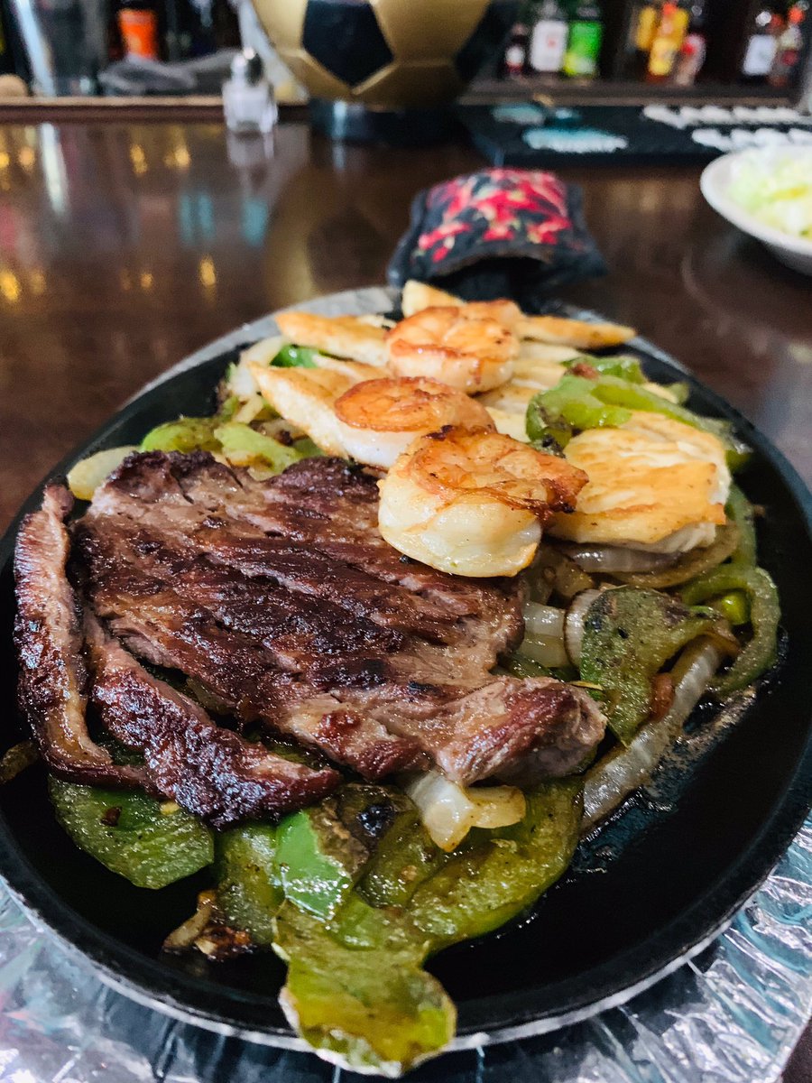 MyCompadresMex's tweet photo. As you guys already know we are only 3 days away from NATIONAL FAJITA DAY!😋 Buy any size dinner fajita and get one free cheese dip for the table! (Only 1 cheese dip per table) https://t.co/MtKREhKi6M