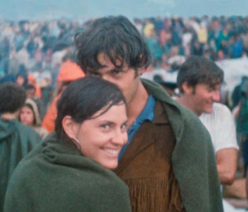 vaybebune's tweet photo. Woodstock'ta(1969) bir çift bir araya geldikten(tanıştıktan) 48 saat sonra ve 50 yıl sonra.. https://t.co/bekzFFhzwa
