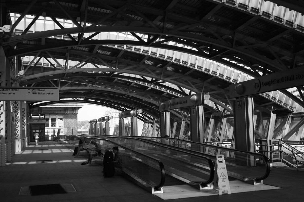 micha5678's tweet photo. @Unschuldsjunge #UBilder Long Island Rail Road Bahnhof, 3. August 2009 https://t.co/8fFOaOOV9m