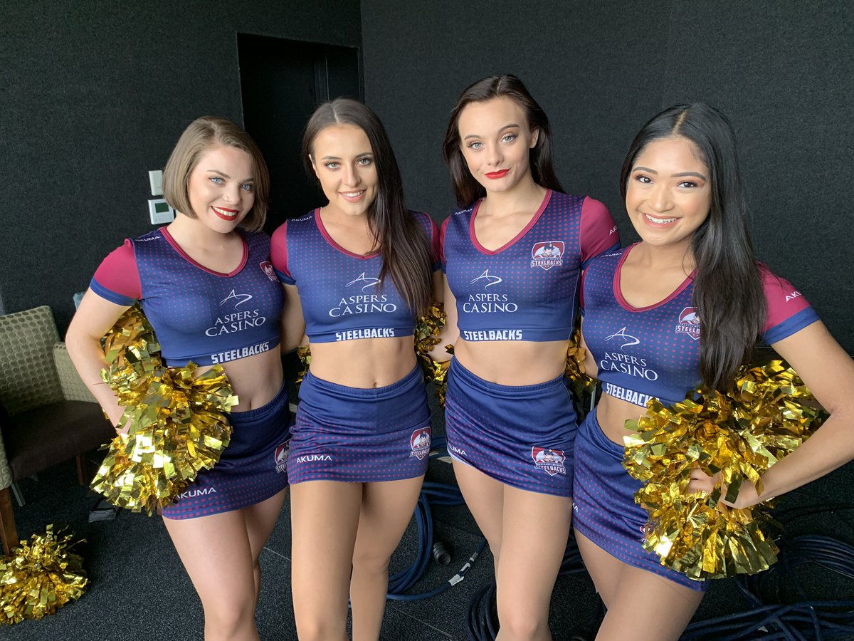 manacheerleader's tweet photo. RT for #teamblonde Like for #teambrunette 👸🏼👸🏻 #blondevbrunettes https://t.co/krgPnmAuoU