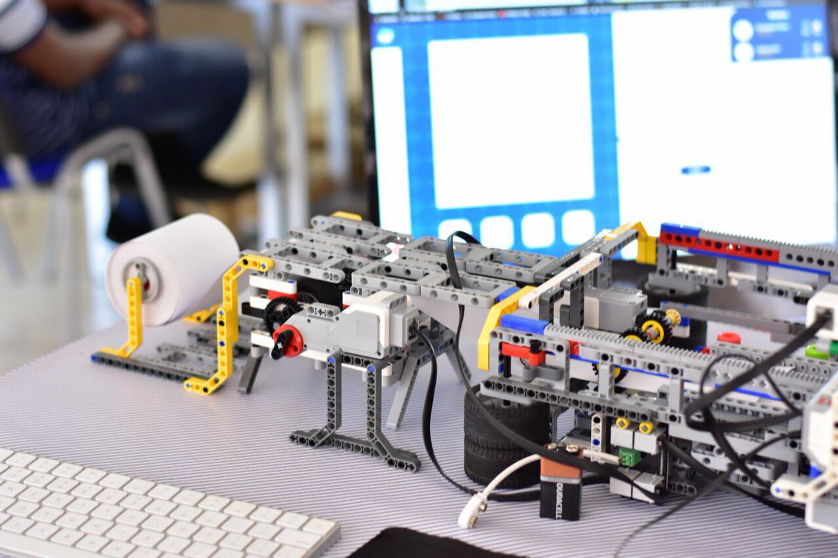 AshesiIX's tweet photo. ROBOTICS:
After the team paid visits to Genkey, ExpressPay Software Company and the Ghana Textile Prints (GTP) they finally announced their final challenge; a simulation of the GTP factory! π
#ashesiix #ashesix2019 #atAshesi #ashesi https://t.co/fqunya3dDW