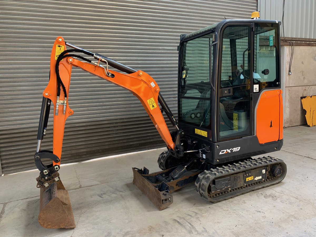 2017 Doosan DX19 variable track with only 165 hrs £13750