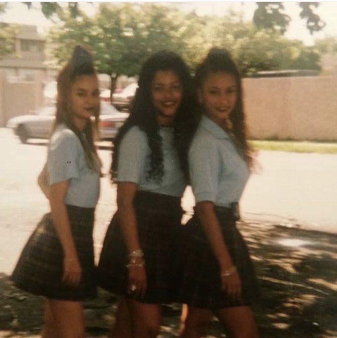 Modelo uno b&oacute;tate 🤣🤣🤣 TBT en la _____ ? https://t.co/0kaidRd9l3<a href="/tag/it"class="tags"><span>#it</span></a><a href="/tag/float"class="tags"><span>#float</span></a>