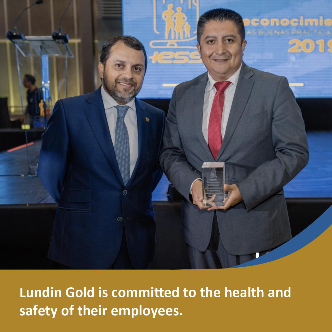 LundinGold's tweet photo. We won first place in the Occupational Health and Safety Good Practices category as part of the Ecuadorian Social Security Institute IESS 2019 Good
Business Practices Awards.
Javier Goyes, $LUG Health & Safety Manager accepted the award on our behalf.
#MiningResponsibly https://t.co/EZ9JD76PKx