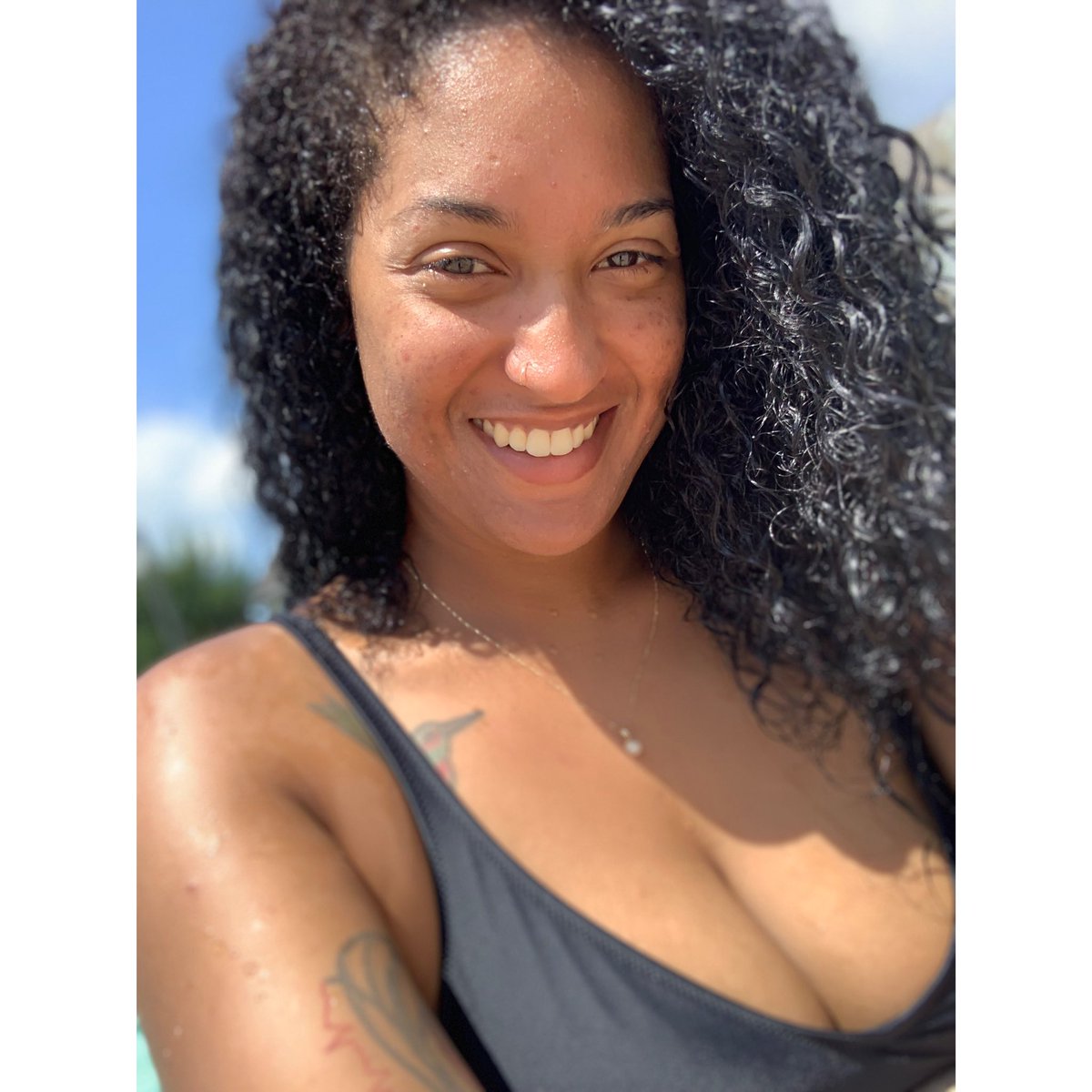 MiMiBangz90's tweet photo. Happiness is being comfortable in your own skin β¨ππ»πβ’ #SteadilyEvolving https://t.co/UbTojMvGaj