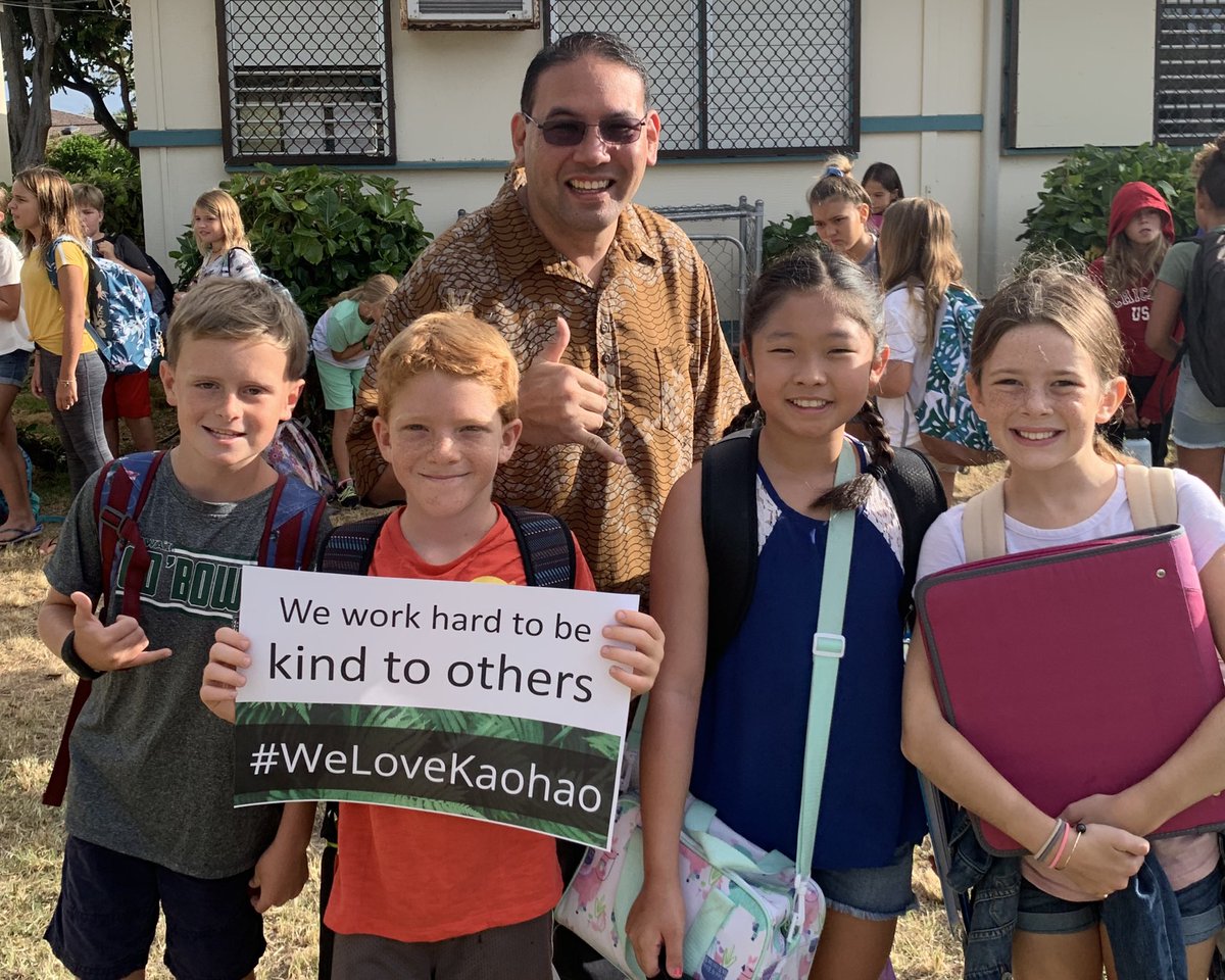 winstonsakurai's tweet photo. #WeLoveKaohao #PositiveSignThursday #Kindness Be kind because relationships matter, people #RMpeople #ThoughtfulThursday @casehighprinc @MGeoghegan22 @KaneoheEl @staciekunihisa @MrsBlaber @dkiesprincipal @PrincipalGoo @DeniseMurai #808educate https://t.co/CuVkShf8Y8