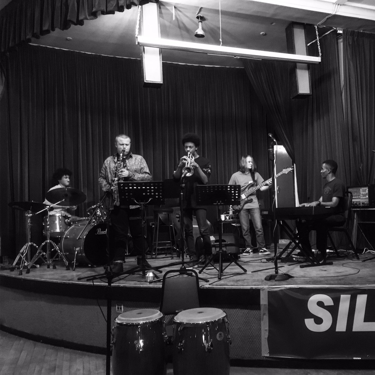 Outer Circle at Silvershine jazz in good young hands. <a href="/dudes_jazz/">Dudes Of Jazz</a>