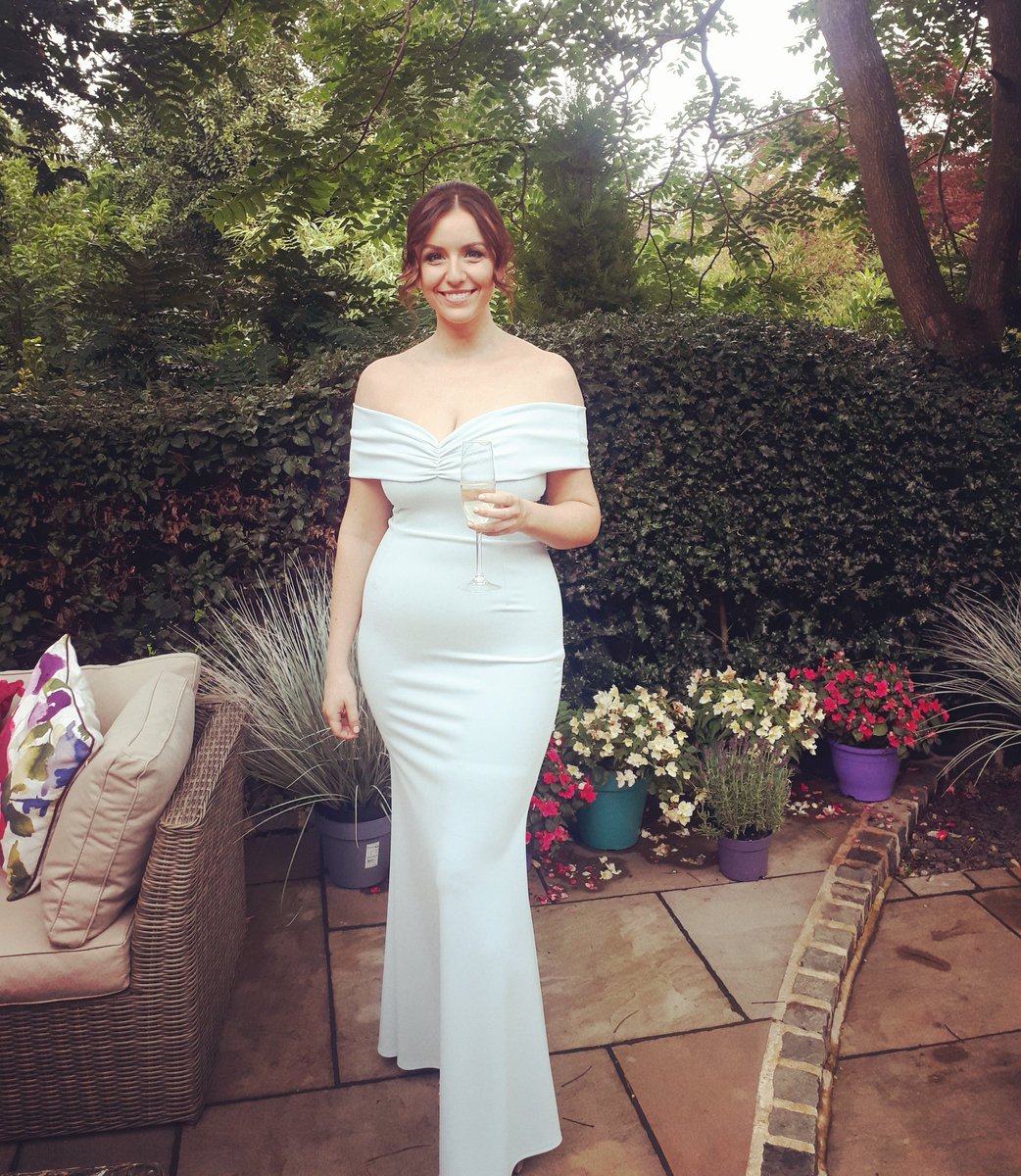 fionadenn's tweet photo. I wish i could press rewind and enjoy my besties wedding day just one more time!! One of the BEST days ♡ https://t.co/yV0s60m3IM