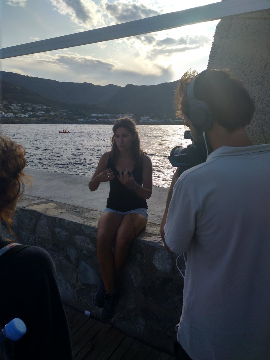 miticap2020's tweet photo. 🎥🎬¡Cámara y acción! Esta semana hemos tenido a un equipo de producción conociendo y realizando un reportaje sobre los proyectos @miticap2019 y @rescap2019. ¡Pronto veremos el resultado! @FBiodiversidad @gambacapdecreus @ICMCSIC @CSICCat @CSIC https://t.co/ZQisnexpJu