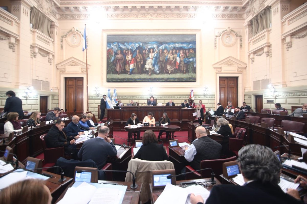 CamaraDipSF's tweet photo. Se votó el proyecto por el cual se promueve el cuidado de las personas con enfermedades poco frecuentes. Se unificaron iniciativas impulsadas por @TeppPatricia y otros legisladores https://t.co/YaPtgZ5fHn