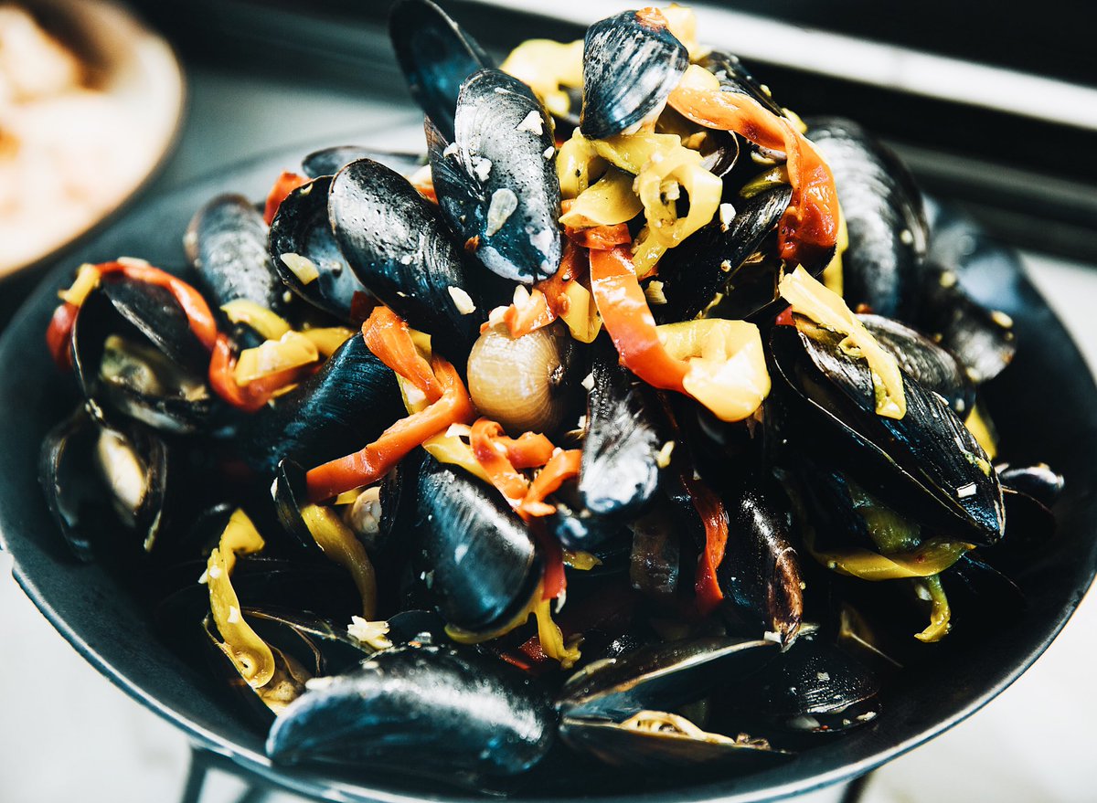 ArmanisGHTB's tweet photo. At Armani’s you don’t have to go to the gym to get mussels. Call to make a reservation to celebrate getting through this busy and rainy week 🌧🍴 https://t.co/qpCFJEVPLh
