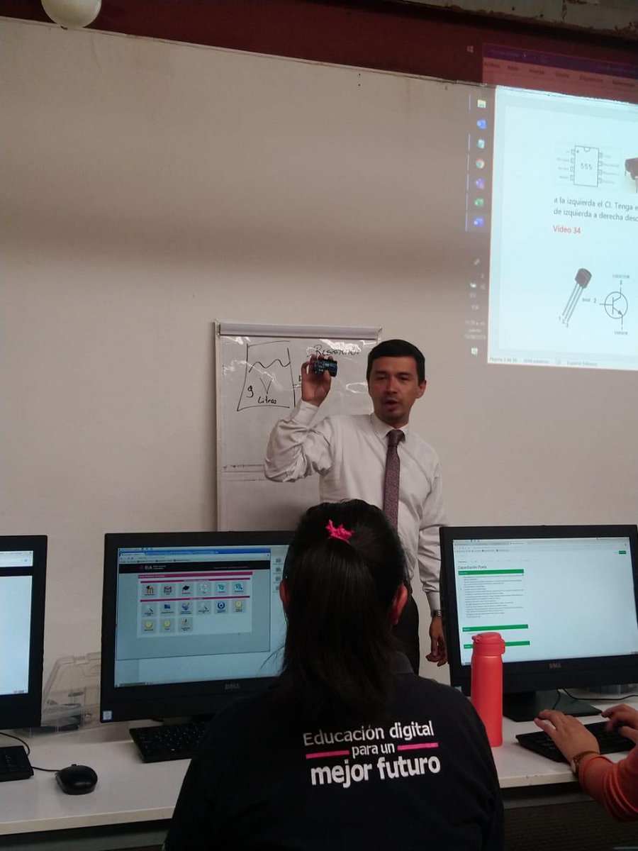 Trust4Americas's tweet photo. 🇲🇽 México | @ProaccesoMx Socio Local de @Trust4Americas inició hoy las cap. en Ciencias de la Computación [Apps, Internet de las cosas y diseño web] 💡de la mano de nuestro experto Carlos Noreña.
El equipo del Centro @RiaPoeta está listo para capacitar a jóvenes #YouthSpark https://t.co/1MfKBnfvfQ