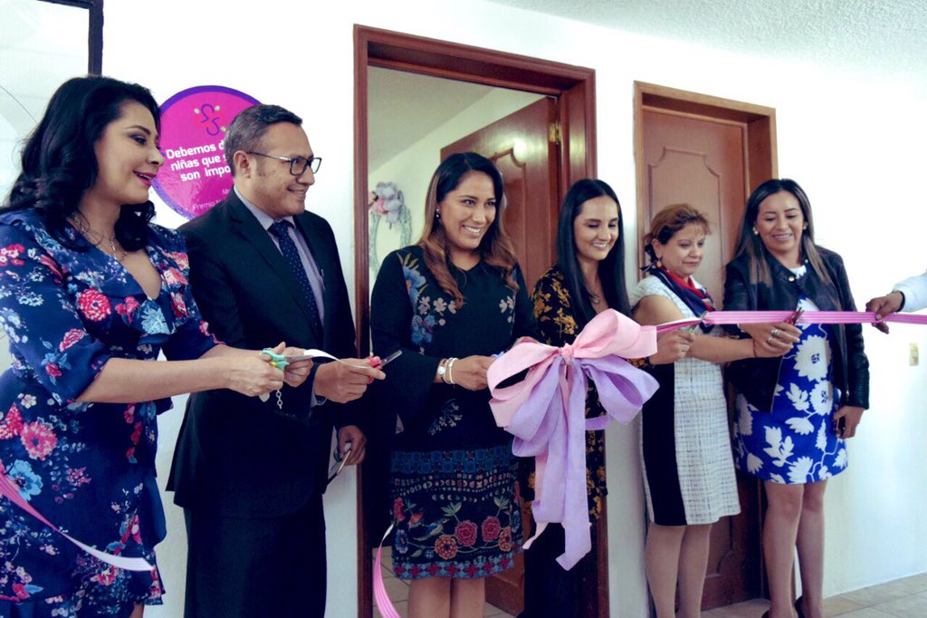 LizSandovalC's tweet photo. Hoy inauguramos el primer módulo #PreAlba las mujeres no están solas, ahora tienen un espacio para ser respaldadas y protegidas, el módulo ofrece asesorías jurídicas, psicológicas y de trabajo social. Mi compromiso es y será primordial para las niñas y mujeres. #SanAntonioLaIsla https://t.co/jvKB8Xldlc