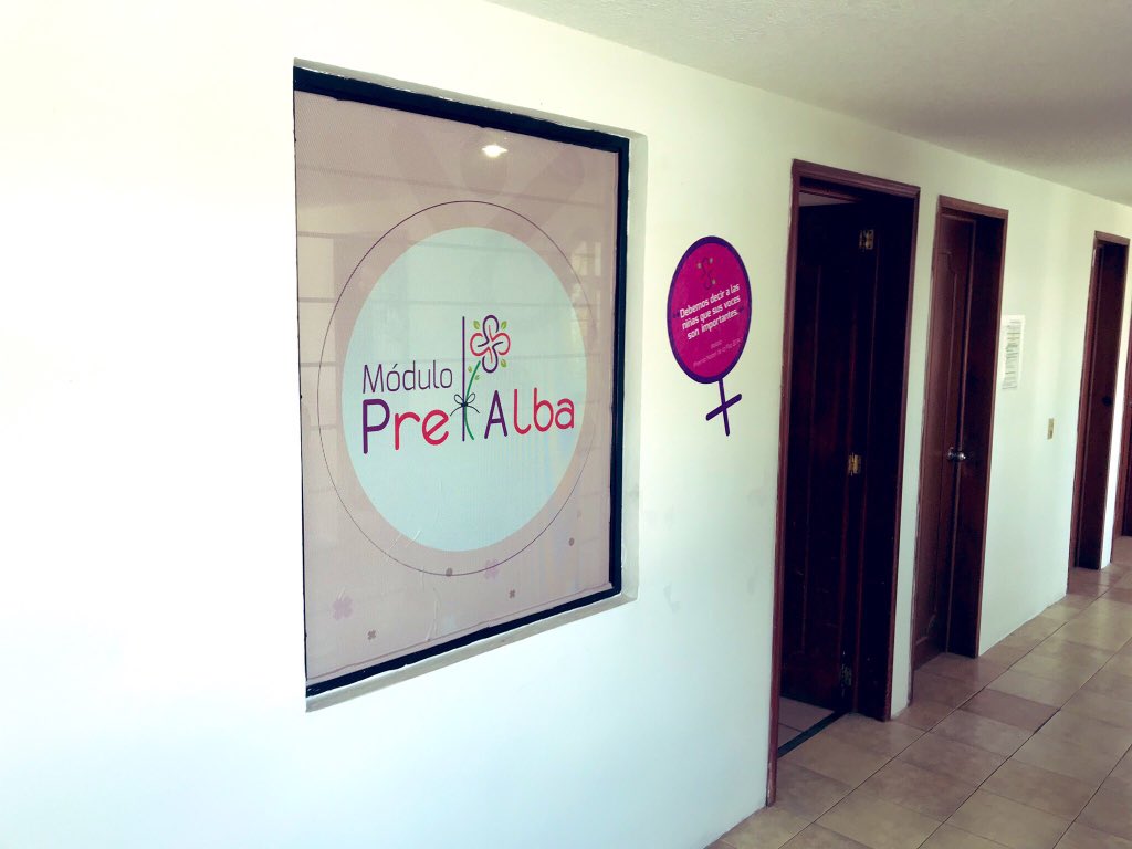 LizSandovalC's tweet photo. Hoy inauguramos el primer módulo #PreAlba las mujeres no están solas, ahora tienen un espacio para ser respaldadas y protegidas, el módulo ofrece asesorías jurídicas, psicológicas y de trabajo social. Mi compromiso es y será primordial para las niñas y mujeres. #SanAntonioLaIsla https://t.co/jvKB8Xldlc