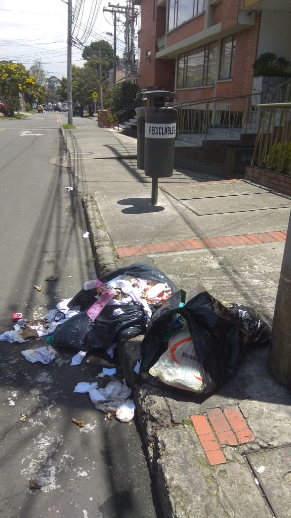 jmelgarejo316's tweet photo. Realmente no entiendo cómo la administración de #Bogotá bota $1.280.000 a la basura. https://t.co/vEEzAC9Trw