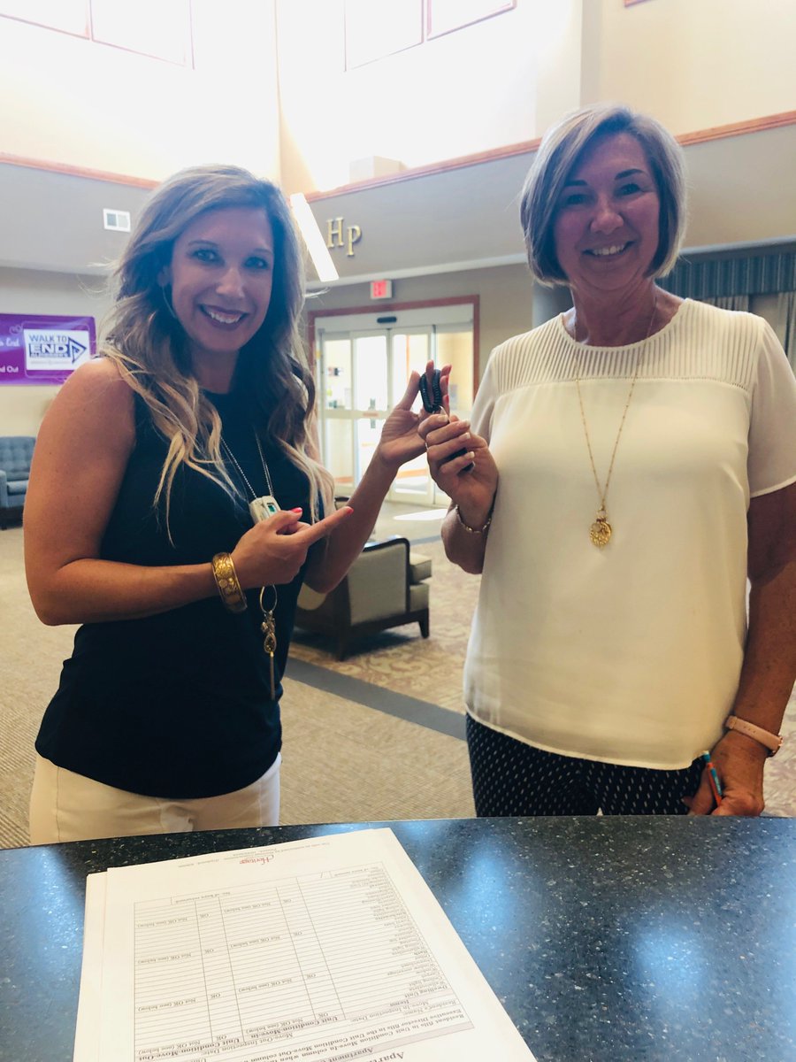 HC_LivingBetter's tweet photo. Keys are in hand! Executive Director, Mary Moser welcomes Heritage Pointe's newest resident, Amy Birkel! https://t.co/Z85e8QCgEs