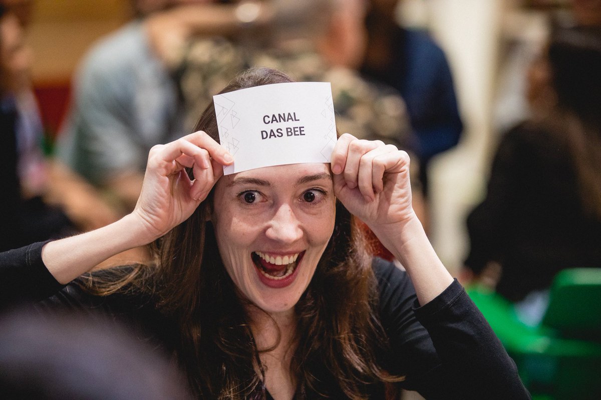 YouTubeSpaceRio's tweet photo. Ó vocês aqui @canaldasbee ! #GameNightAtYTSRio https://t.co/dvK5NtksUd