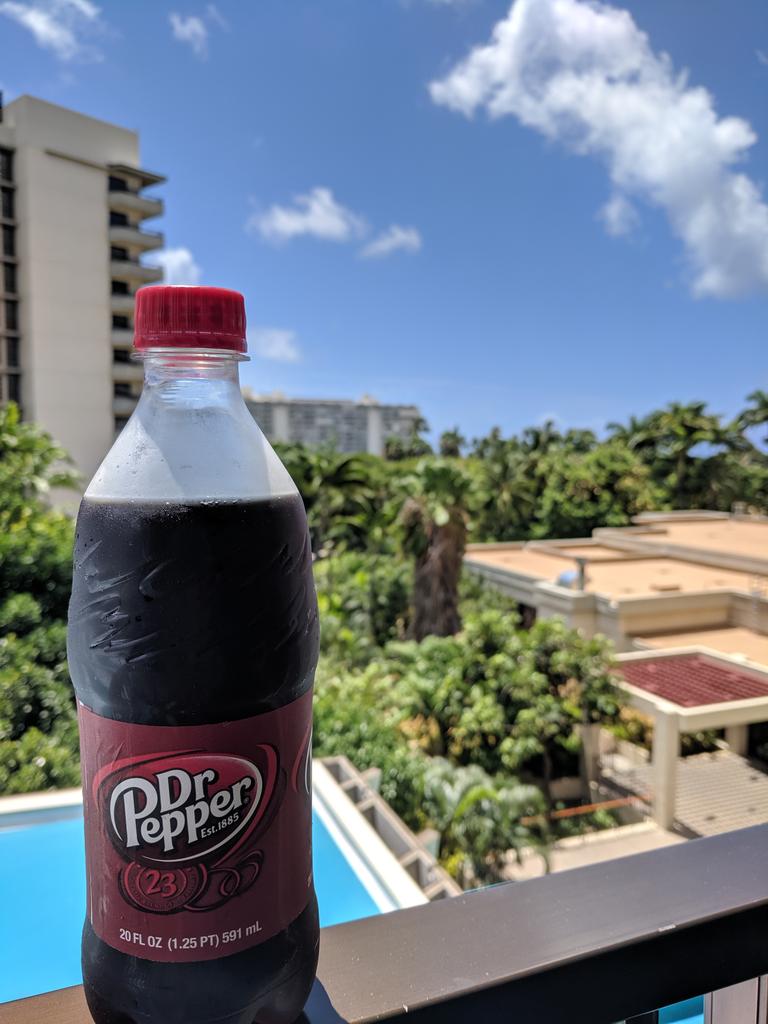 ashleytorres007's tweet photo. Okay, now my vacation can begin #drpepper #waikikibeach #halekoa https://t.co/xHejTxuMFf