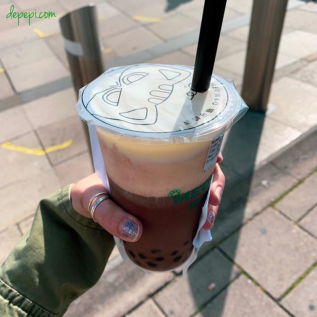 depepi's tweet photo. Bubble Tea is pure delight! @meowko.brighton has the best bubbles in #brighton 😍😍😍 So yummy!!! 💗 #bubbletea #amwriting #amwritingfantasy #slytherin💚 #teaddicted https://t.co/S4OqeEjw2E https://t.co/KDPpku3l4r