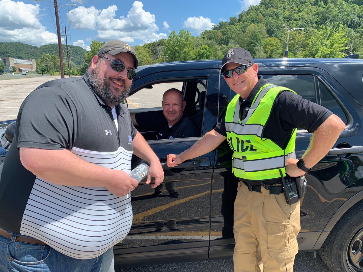 Day 1 of New Student Move In complete.  Thanks to the hard work of all our volunteers, the great planning of our Housing Department, and the exceptional skill of our Police Department.<a href="/MSU_POLICE/">MSU PD</a> <a href="/MSU_Housing/">MSU Office of Student Housing</a> <a href="/MSU_President/">Dr. Jay Morgan</a> <a href="/moreheadstate/">Morehead State</a>