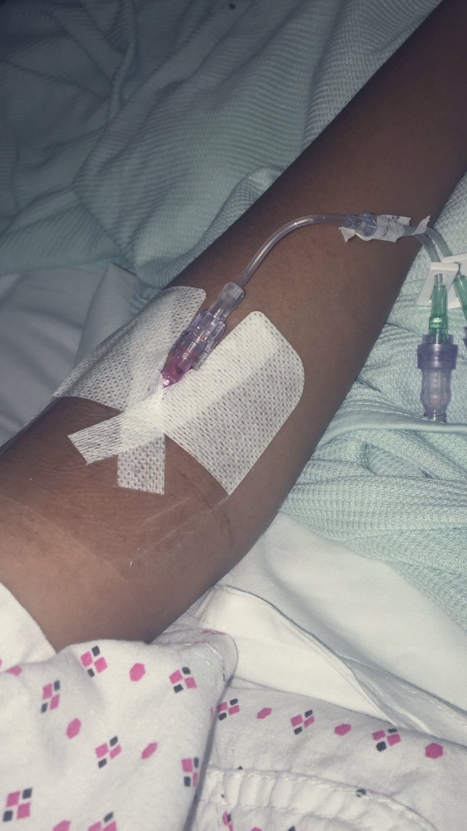 RShaniceT's tweet photo. Took me a while to speak up but 1st year of 6form I was in hospital. Knocked down mentally, physically, emotionally. Got told I couldn’t do it, I wouldn’t get the grades, I have 2 repeat.
Here I am today going to fucking university! I DID IT BABY🎉 #resultsday #alevelresults2019 https://t.co/AlGR1S4d7z