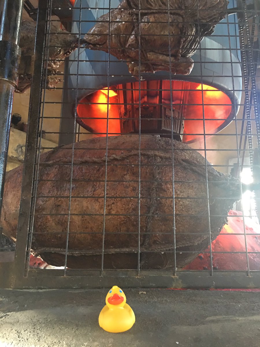 terrybk's tweet photo. Duckie at Ronto Roasters, waiting with us for our delicious Ronto Wraps! Thanks to Telus EasyRoam, we were able to enjoy endless rides and mobile order amazing food on the Disneyland App! #GalaxysEdge #RontoRoasters #Disneyland #StarWars #TELUSendlessdata #TELUSteam https://t.co/nDV0hAmXNo