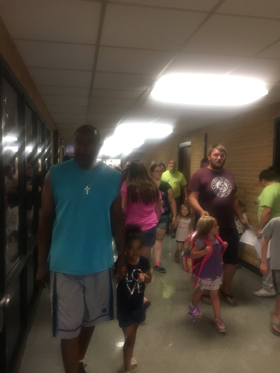 MrsLindsey2's tweet photo. MEECC Headstart &amp; NCOESC begins their collaboration with Open House. Great things happening in 2019-20 ! #ncoesc #preschoolfirsts https://t.co/nNlQZjKooX