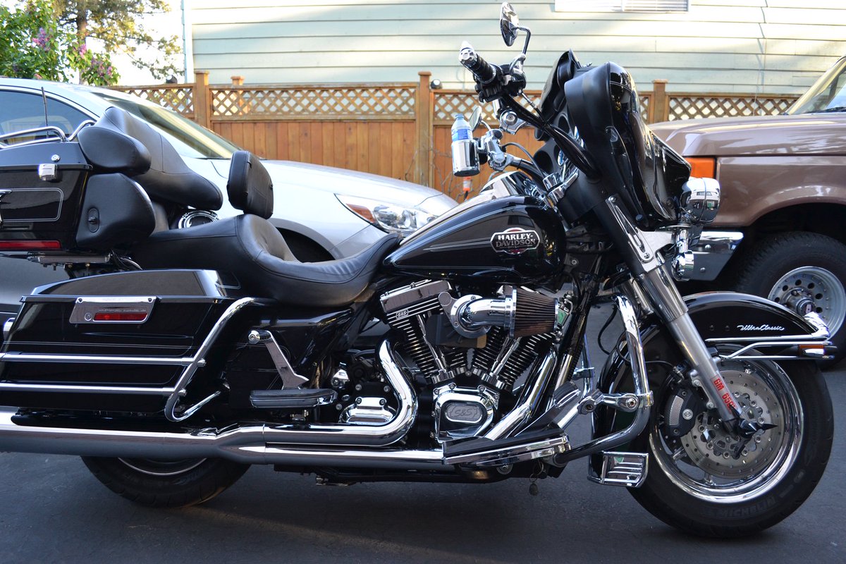 S S Cycle On Twitter Lindsy Jelasco Sent Us Some Pictures Of This 2008 Twin Cam They Are Riding It S Featuring An S S T124 And An S S Sidewinder Exhaust System This Bike Has