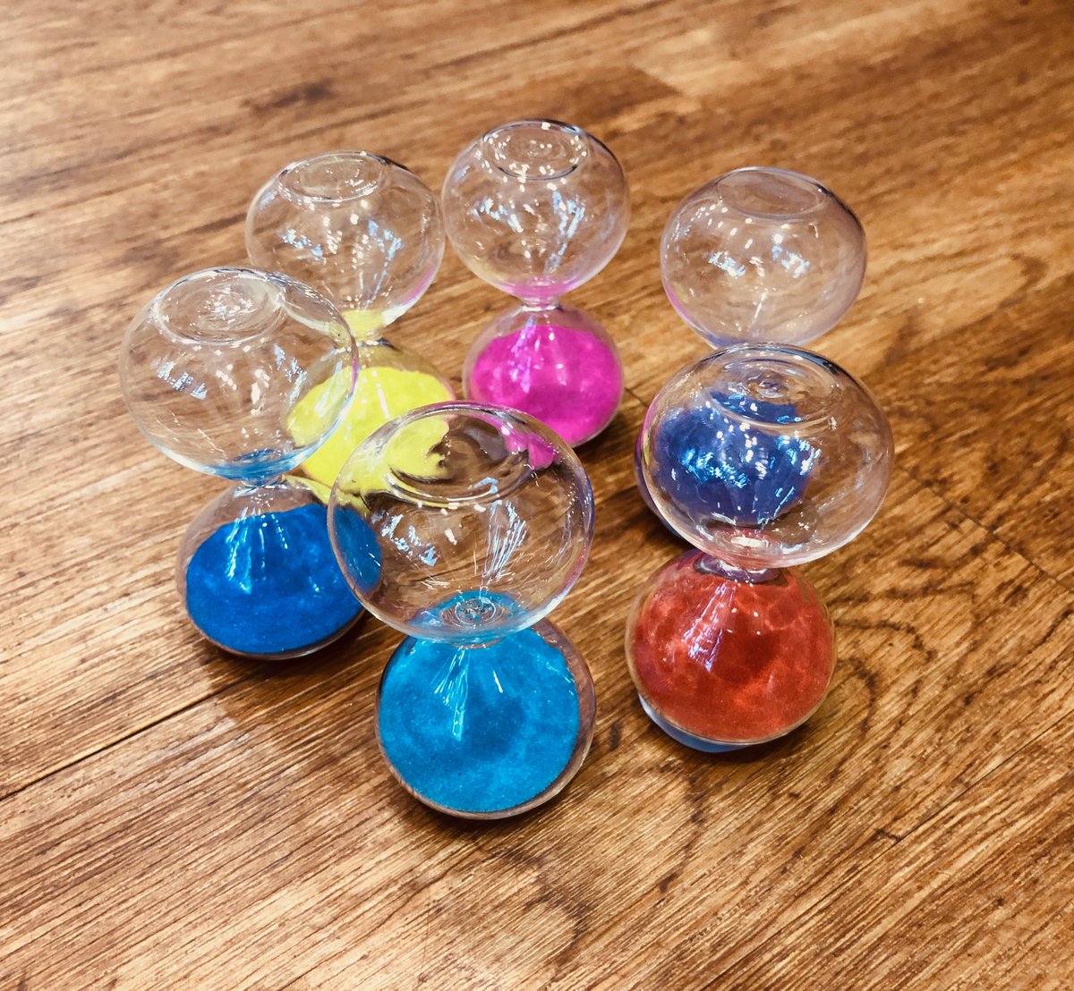 PottersCookshop's tweet photo. These #ColourWorks #mini #eggtimers are so #cute in a variety of #bright #colours by @KitchenCraft. Only £3.99 each in store - perfect for timing #cooking #eggs and more!
#cookshop #essex #eggs #breakfast #lunch #brunch #dinner #egglover #loveeggs #cook #cooking https://t.co/9WbhWWQDcb