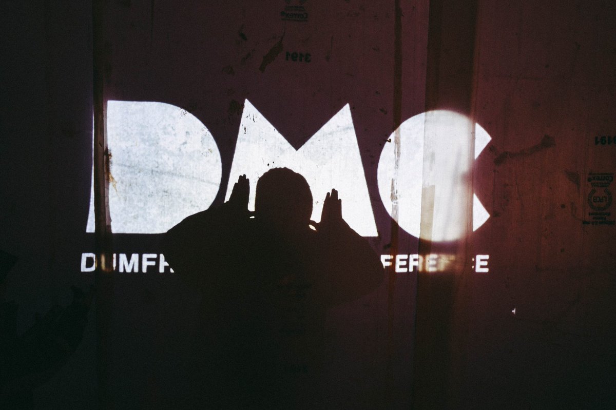 weare_dmc's tweet image. Cool news comin’ your way tomorrow at 5pm, pals. All our secrets will be revealed very soon 🌚 #DMCyeah