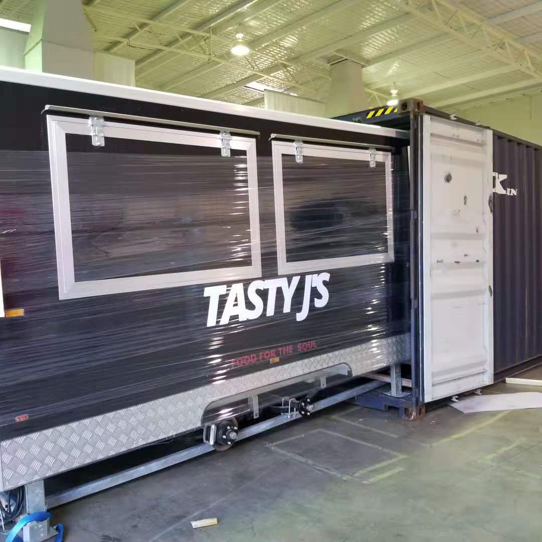 HKN_Cannington's tweet photo. New food trailers are just arrived!!!😍😎👏 Busy to unload them but it's so excited to see the new styles in stock now!!!🤩🤩🤩

🏠Come to our showroom in Cannington before they sold out!!🏃‍♂️🏃‍♀️🏃‍♂️🏃‍♀️

#HKN #newarrival #roundtrailer #squaretrailer #custommade #readytogo #perth #wa https://t.co/vrAw0mRTwH