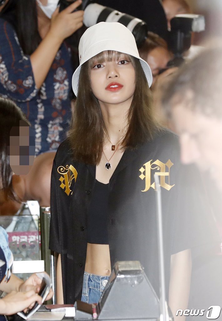water_wj's tweet photo. เดี๋ยวก็ sold out อีกอะลูก🥰🌻🌈😂👸🏻 #LALISA #LISA #LisaBLACKPINK #LalisaManoban #LISA23MPARTY #BLACKPINK #MTVHottest Blackpink
@ygofficialblink https://t.co/tR9buKp7ZY