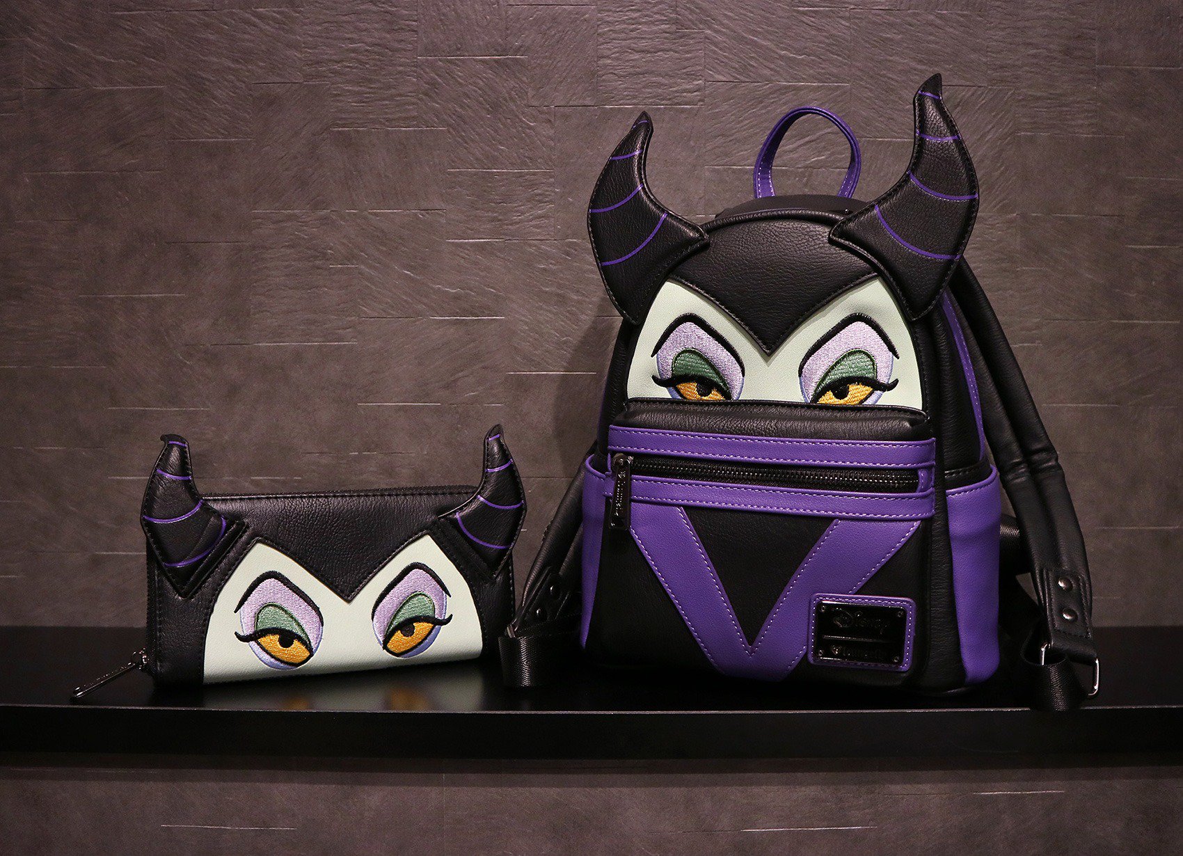 ディズニー ヴィランズ ラウンジフライ ツイステ フロイド