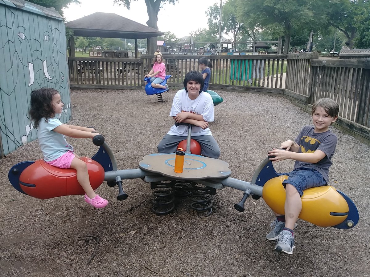 Mary_8808's tweet photo. I couldn't get my 2 youngest to look and smile at the same time. #siblings #henlee #princesshenlee #hrh #parkfun https://t.co/JXA3g86RzE