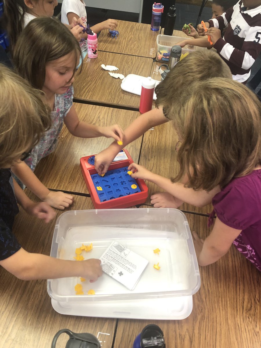 mrs_caudell's tweet photo. @mrs_caudell Fun exploring our indoor recess activities! #jfbgrade2kottagekrew https://t.co/4xx6nnC8Cv