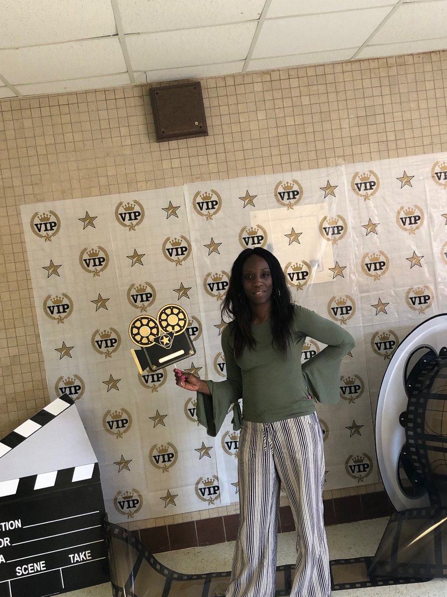 Shondula69's tweet photo. @TheModel_7 SETTING THE STAGE FOR EXCELLENCE! ATWELL MIDDLE SCHOOL ROCKS! https://t.co/BGOJ6dXR8J
