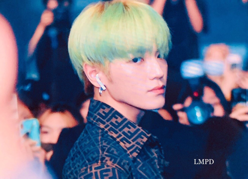 Nct Taeyong Fashion Style Auf Twitter Green Hair Taeyong
