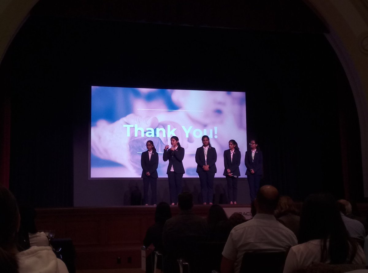 technovationcl's tweet photo. El equipo #techwitches desarrollo una aplicación que sirve para conectar, niños huérfanos con ancianos abandonados en hogares, para que se vinculen y puedan desarrollar una relación de apoyo y compañía https://t.co/Ks0H4MBRko