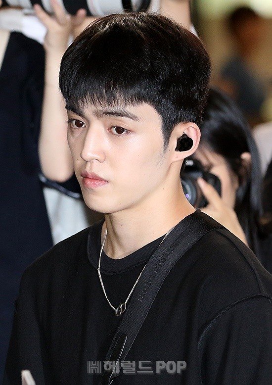 SVTGlobal's tweet photo. [PRESS] 190816 #SEVENTEEN heading to Japan for Summer Sonic 2019 #SCOUPS

@pledis_17 @pledis_17jp #SEVENTEEN #세븐틴 https://t.co/ouQyMQMYVu