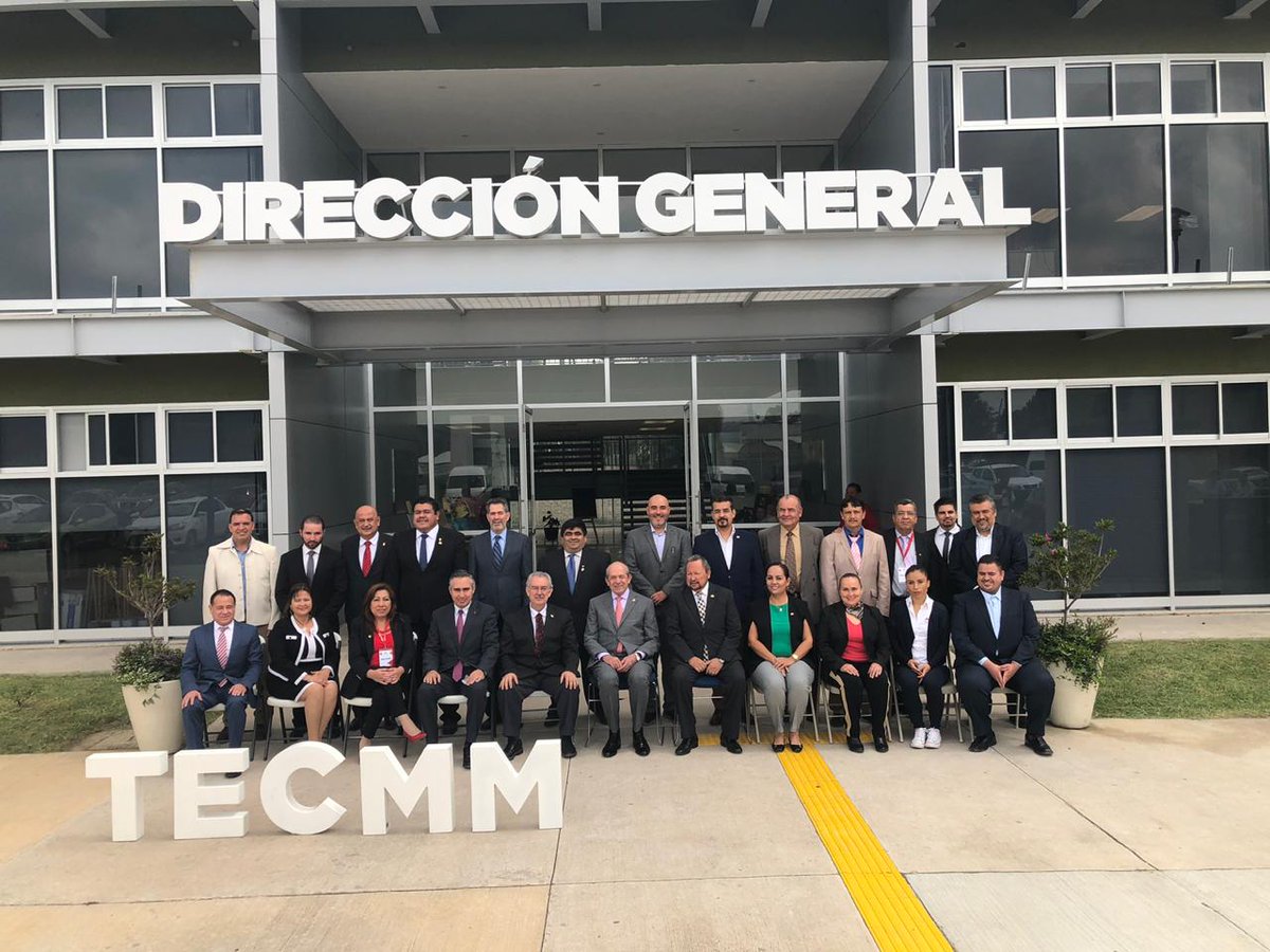 TecMmZapopan's tweet image. Revisión de indicadores en el #TecMM e inauguración de los laboratorios de Robótica e Industrias 4.0 en presencia del Director General del Tecnológico Nacional de México; Enrique Fernández Fassnacht.

#SomosTecNM #OrgulloTecMM  #SomosLobos #TecMMzapopan #Guadalajara #Jalisco