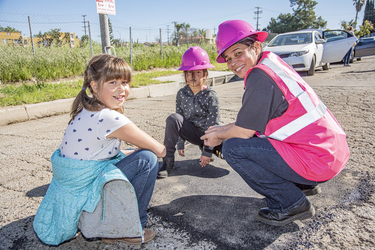 BSSLosAngeles's tweet photo. We need your vote for a photo contest! Below is a link to the APWA website, click on the photo contest &amp; search for our StreetsLA photo (seen here) &amp; vote.Thanks!! Let’s represent Los Angeles at the National conference! https://t.co/kyQvmYNrat @GMsTREEtsLA1H2O @CD6Nury @MayorOfLA https://t.co/s6Lh7uaR9L