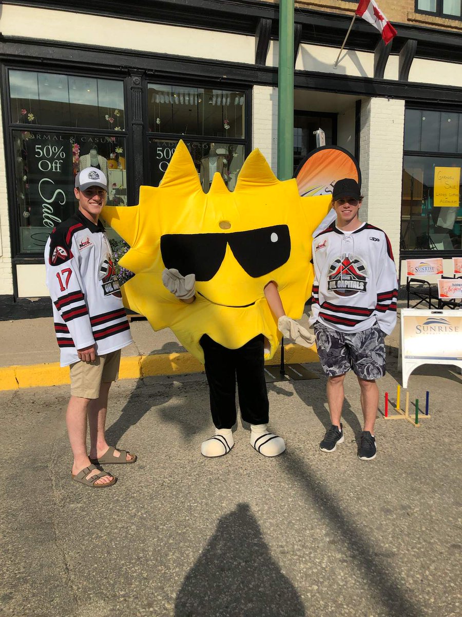 SunriseCU's tweet photo. Some #SunriseFun at the kick off to the Virden Indoor Rodeo tonight. 🌞 Sunny spent time hanging out with the #OilCaps & and is looking forward to Misty Street coming on stage soon! Join us! https://t.co/miIlUGAyiy